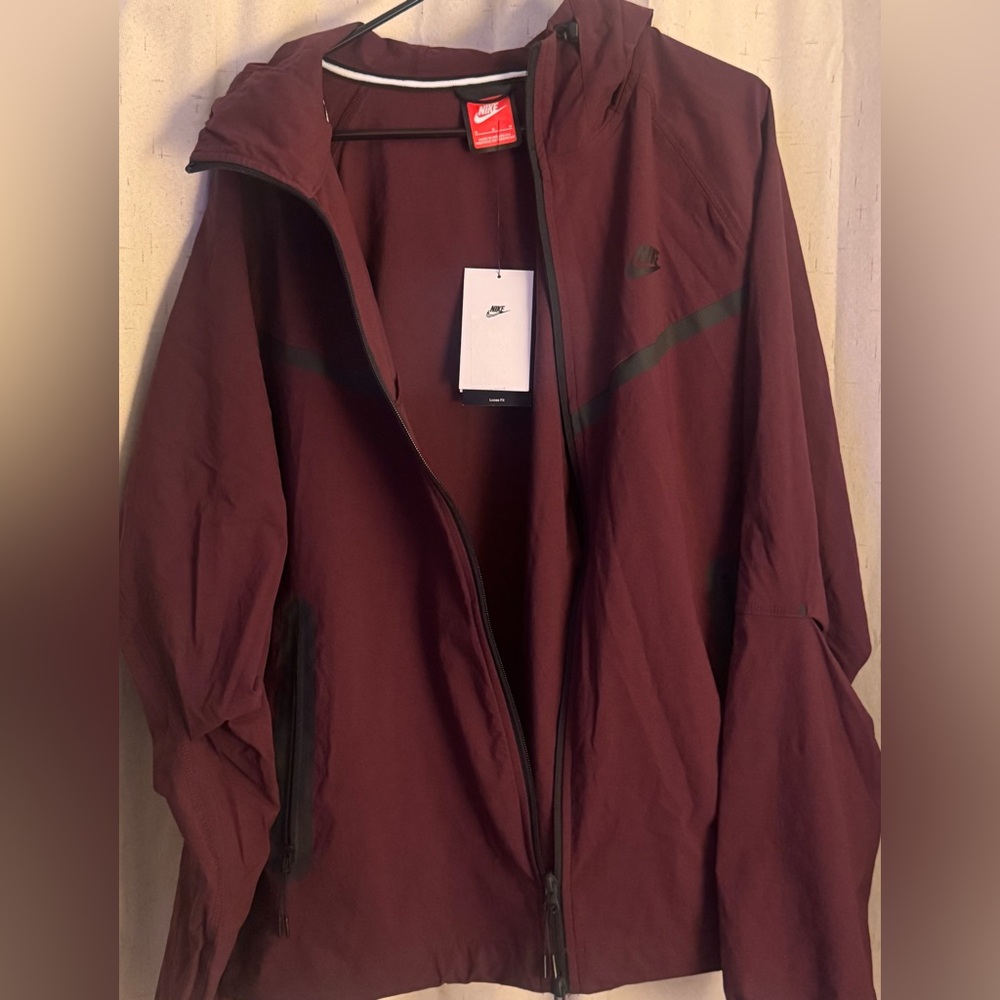 Nike Men's Burgundy Full-Zip Windbreaker Jacket